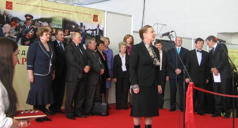 Вице-губернатор Санкт-Петербурга Людмила Косткина